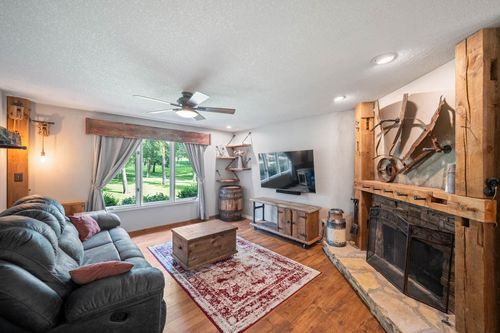 3235 Ne 78th Ave, Ankeny, IA, 50021-9376 | Card Image