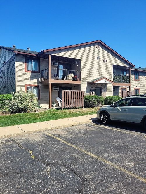 apt-3-1164 Bartosh Ln, River Falls, WI, 54022-3422 | Card Image