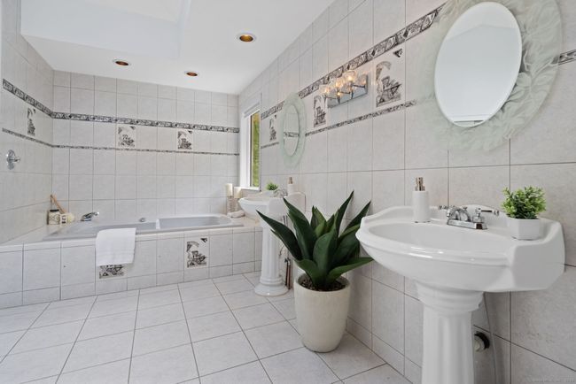 20 Ethan Dr, House other with 5 bedrooms, 4 bathrooms and null parking in Windsor CT | Image 21