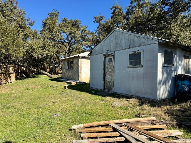 507 W Clark St, House other with 2 bedrooms, 1 bathrooms and null parking in Canyon Lake TX | Image 7