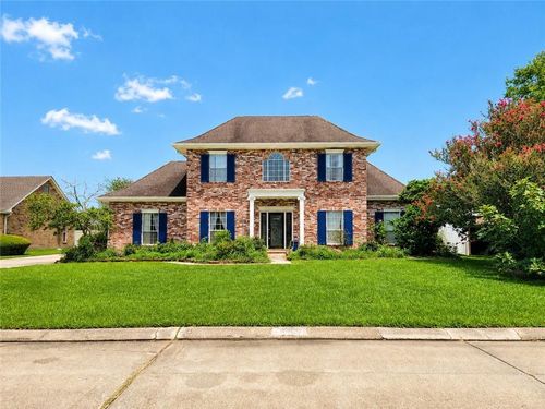 3621 Lake Aspen Dr W, Gretna, LA, 70056-8304 | Card Image