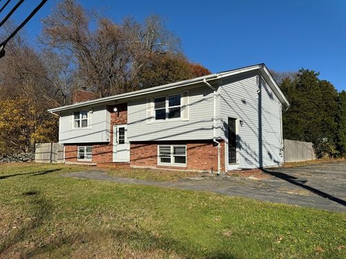 1656 Boston Neck Rd, Saunderstown, RI, 02874-2738 | Card Image