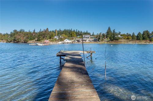 1597 Griffith Point Rd, Nordland, WA, 98358-9631 | Card Image