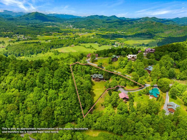 2414 Walnut Cove Way, House other with 4 bedrooms, 6 bathrooms and null parking in Sevierville TN | Image 4