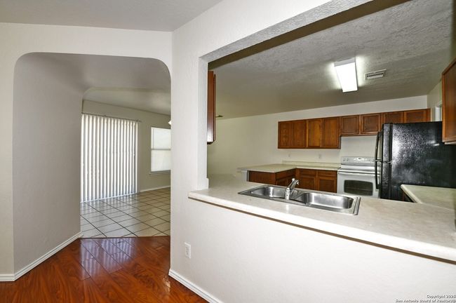 9042 Twinceek Farm, House other with 3 bedrooms, 3 bathrooms and null parking in Converse TX | Image 11