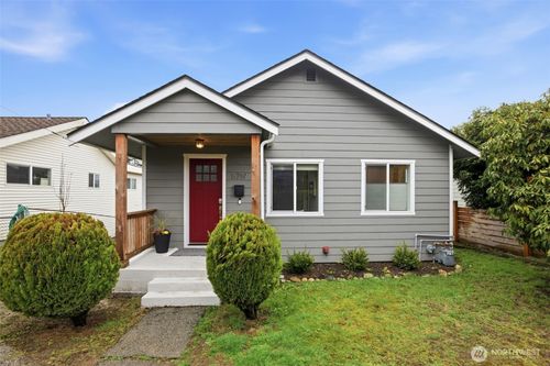 8719 16th Avenue Sw, Seattle, WA, 98106 | Card Image