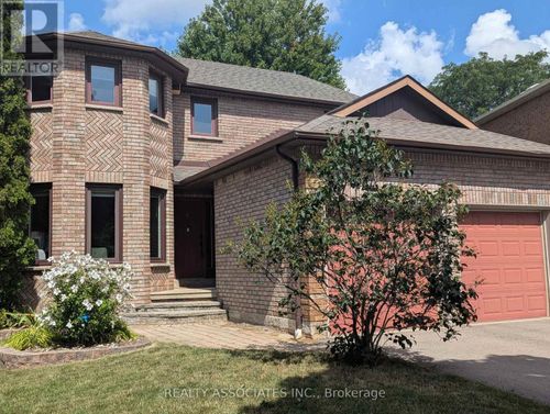 3279 Charlebrook Crt, Mississauga, ON, L5L5B4 | Card Image