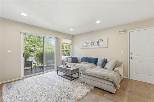 17 Hackamore Ct, Tinton Falls, NJ, 07753-7658 | Card Image