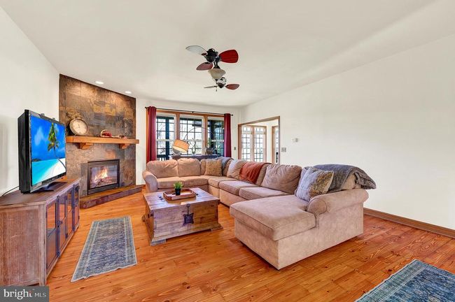 1058 Marsh Hawk Way, House other with 4 bedrooms, 4 bathrooms and null parking in Shepherdstown WV | Image 11