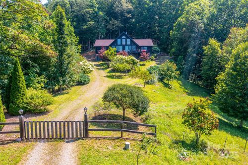 81 Garnet Dr, Leicester, NC, 28748-5696 | Card Image