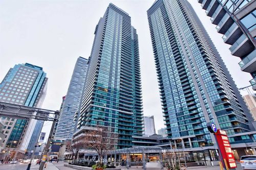 2206-33 Bay St, Toronto, ON, M5J2Z3 | Card Image