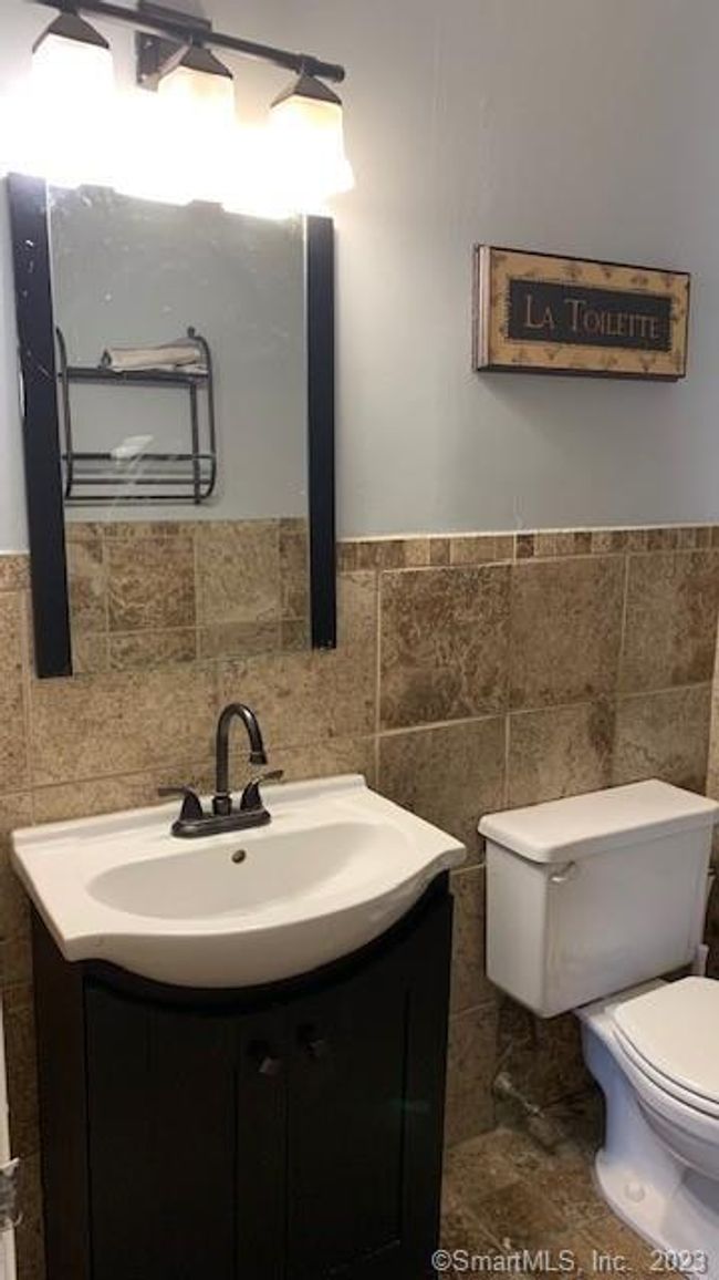 APT-14 - 92 Balance Rock Rd, Condo with 1 bedrooms, 1 bathrooms and 2 parking in Seymour CT | Image 8