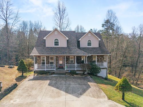 135 Methodist Dr, Whitley City, KY, 42653-4331 | Card Image