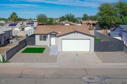 140 E El Chamizal St, San Luis, AZ, 85336-7855 | Card Image