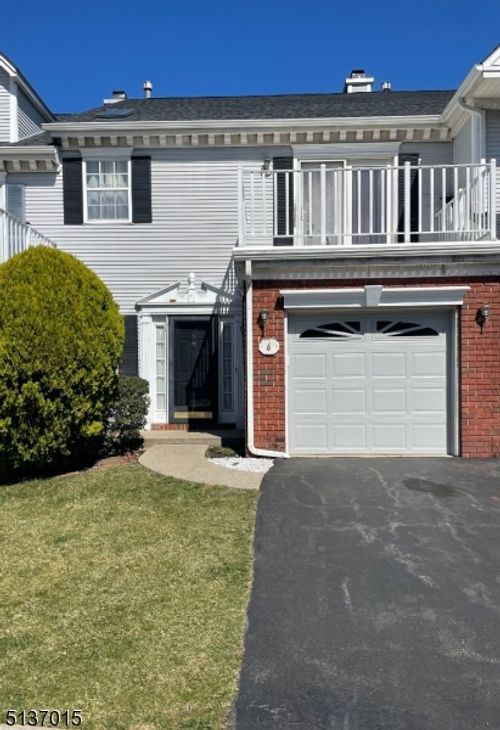 6 Diamond Ct, Franklin Park, NJ, 08823-1604 | Card Image