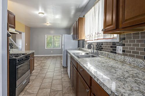 8056 Fisher Ave, Warren, MI, 48089-2908 | Card Image