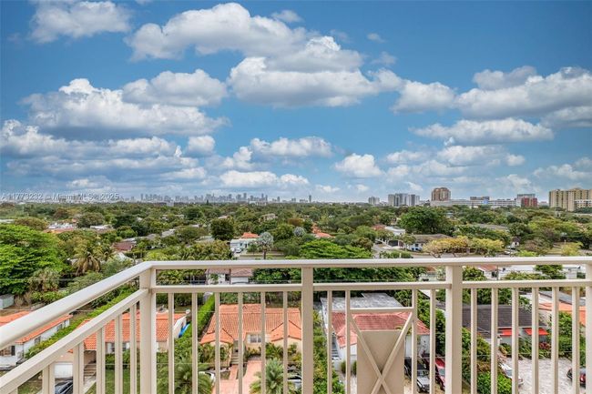 APT-718 - 2030 S Douglas Rd, Condo with 2 bedrooms, 2 bathrooms and null parking in Coral Gables FL | Image 15
