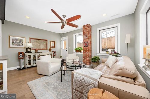 8 1/2 W 5th St, FREDERICK, MD, 21701-5202 | Card Image