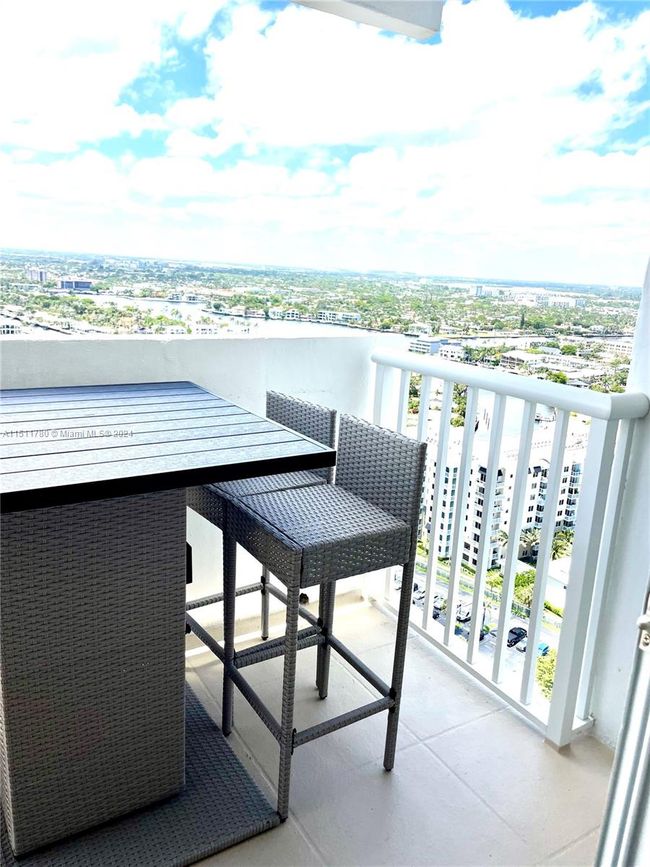 APT-2705 - 1370 S Ocean Blvd, Condo with 2 bedrooms, 2 bathrooms and null parking in Pompano Beach FL | Image 13