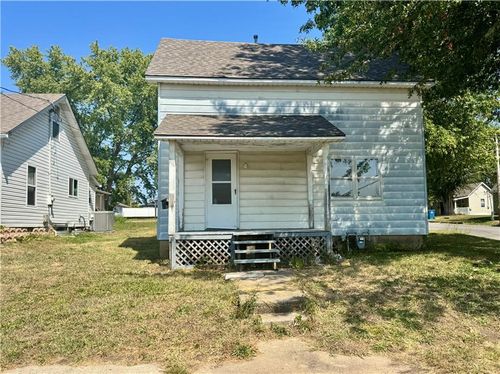 111 E Dryden St, Odessa, MO, 64076-1253 | Card Image