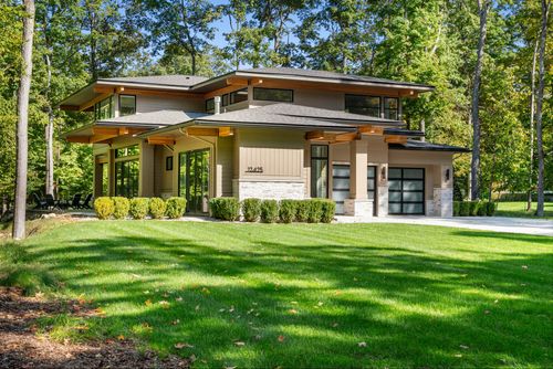 17-17 Stonebridge Dr, Charlevoix, MI, 49720 | Card Image