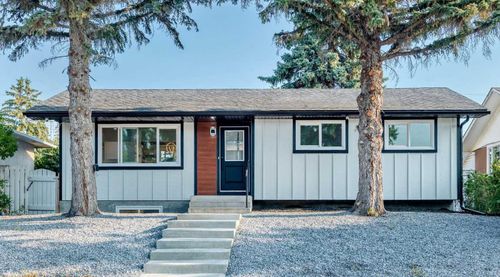 808 Avonlea Pl Se, Calgary, AB, T2H1W3 | Card Image