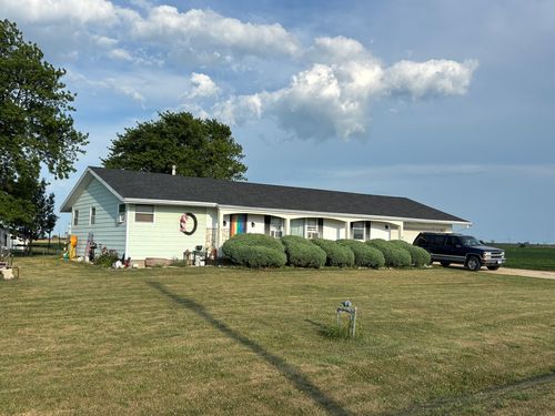 1736 N 600 East Rd, Gilman, IL, 60938-6061 | Card Image