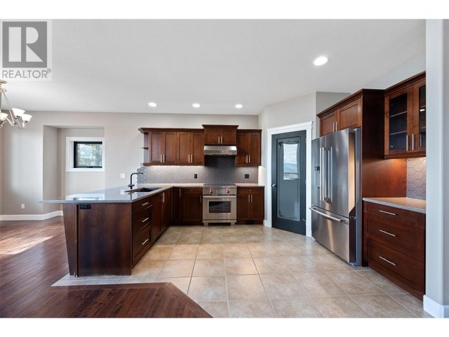 2039 Cornerstone Dr, House other with 4 bedrooms, 3 bathrooms and 2 parking in West Kelowna BC | Image 9
