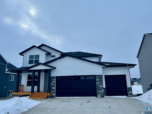 2913 S Copper Creek Ave, Sioux Falls, SD, 57110 | Card Image