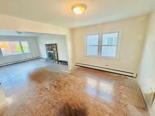 2 Royal St, Yonkers, NY, 10704-2108 | Card Image