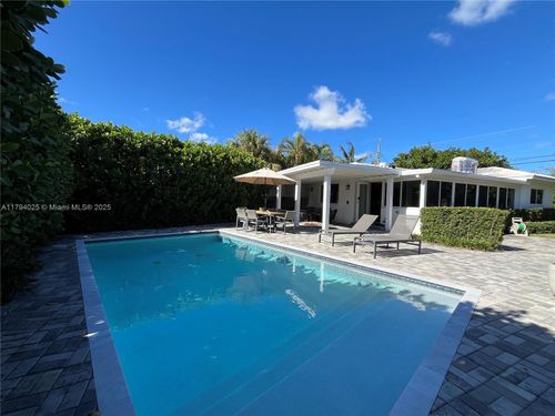 737 Ne 16th St, Fort Lauderdale, FL, 33304-1138 | Card Image