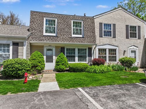 102-102 Bright Oaks Cir, Cary, IL, 60013-1522 | Card Image