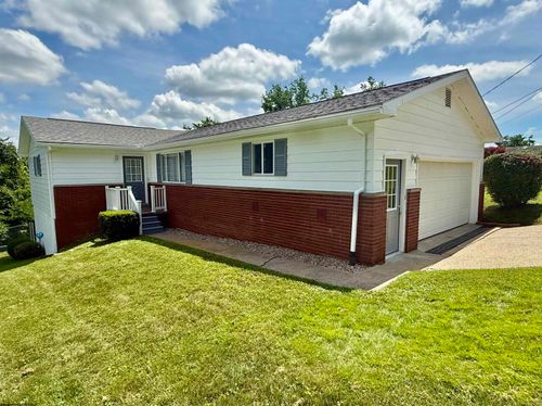 1814 Lafayette Cir, Fairmont, WV, 26554-8522 | Card Image