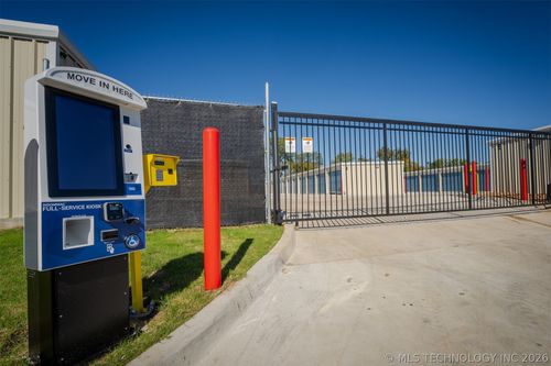 1535 S Memorial Dr, Tulsa, OK, 74112-7002 | Card Image