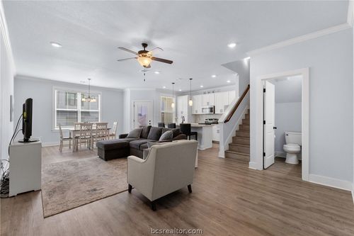 2108 Jax Dr, College Station, TX, 77845-2140 | Card Image