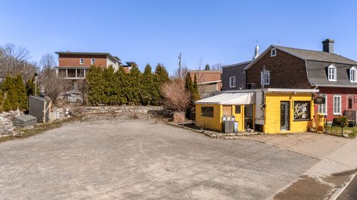 2275 Av Royale, Québec, QC, G1C1P5 | Card Image