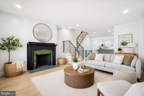 5831 Washington Ave, PHILADELPHIA, PA, 19143-3021 | Card Image