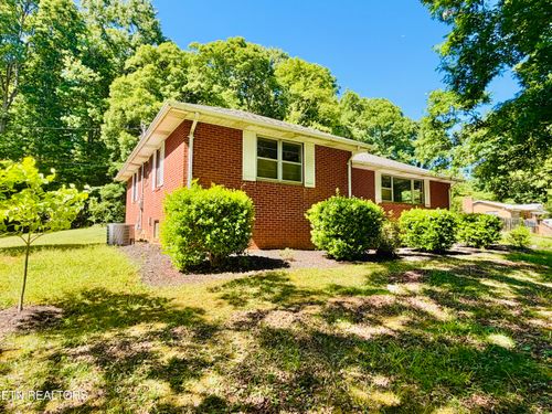 2837 Wildwood Rd, Maryville, TN, 37804-2865 | Card Image