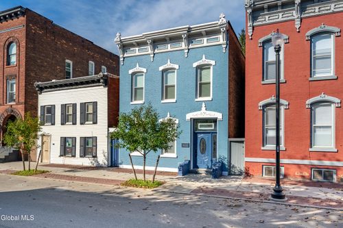 unit-1-323 2nd St, Troy, NY, 12180-4911 | Card Image