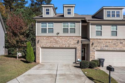 402 Mulberry Row Se, Townhouse with 3 bedrooms, 2 bathrooms and 2 parking in Atlanta GA | Image 1