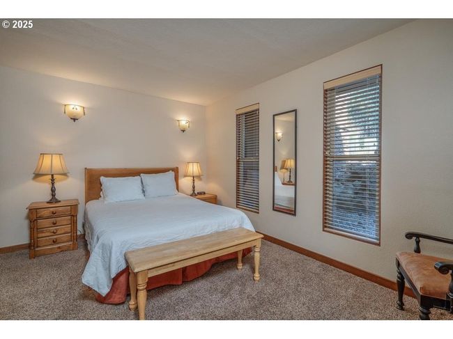 18575 Sw Century Dr, Condo with 1 bedrooms, 1 bathrooms and null parking in Bend OR | Image 11