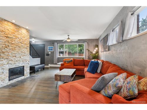 3095 S Vine St, Denver, CO, 80210-6349 | Card Image