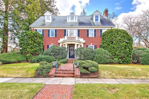 39 Harwich Rd, Providence, RI, 02906-4919 | Card Image