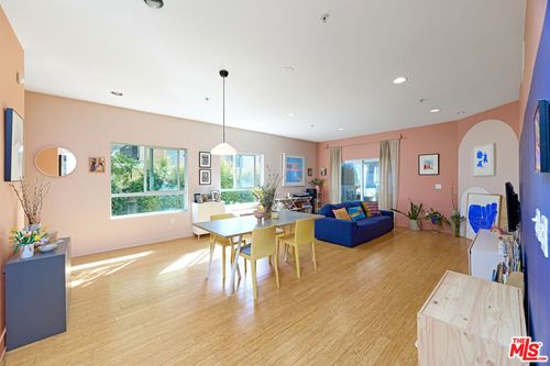 202-11831 Avon Way, Los Angeles, CA, 90066-6360 | Card Image
