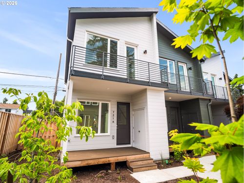 7216 Ne Going St, Portland, OR, 97218-3500 | Card Image