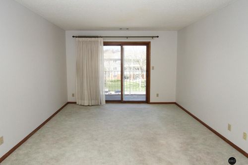unit-414-3001 S 51st Street Ct, Lincoln, NE, 68506-3484 | Card Image