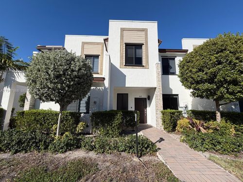 909-909 Ne 211th St, Miami, FL, 33179-1380 | Card Image