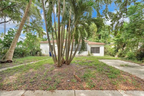 424 Minola Dr, Miami Springs, FL, 33166-6036 | Card Image