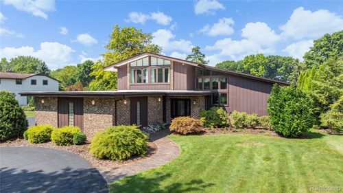 29130 E East River Road, Grosse Ile Township, MI, 48138 | Card Image