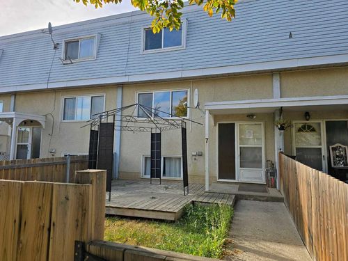 7-8808 96 St, Peace River, AB, T8S1G6 | Card Image